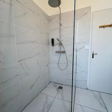 Maison En Face Du Marche Notre-dame * ポアティエ