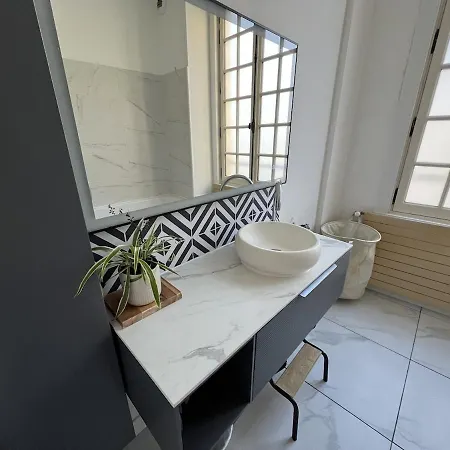 Holiday home Maison En Face Du Marche Notre-dame *