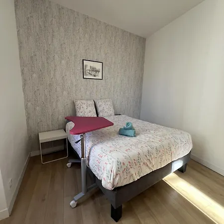 Maison En Face Du Marche Notre-dame Holiday home *