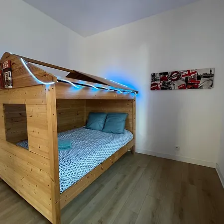 Maison En Face Du Marche Notre-dame Holiday home Poitiers