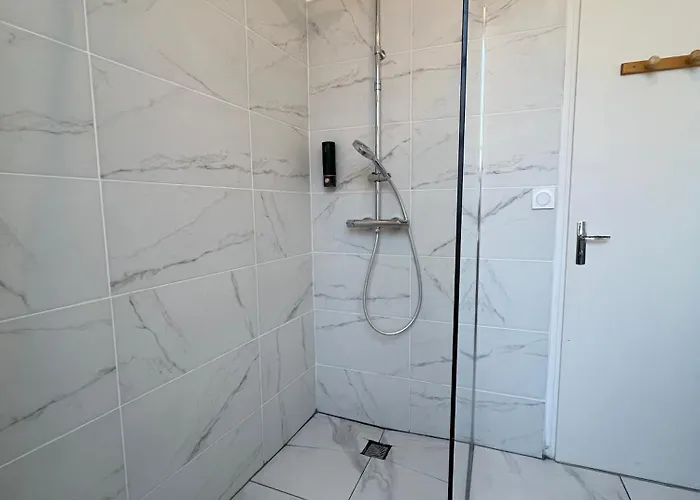 Maison En Face Du Marche Notre-dame * Poitiers