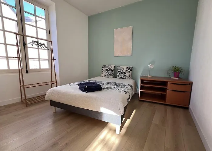 Holiday home Maison En Face Du Marche Notre-dame Poitiers