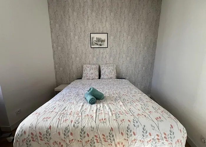 Maison En Face Du Marche Notre-dame Ferienhaus Poitiers