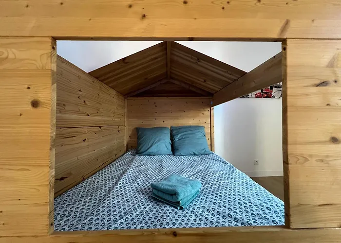 Holiday home Maison En Face Du Marche Notre-dame *